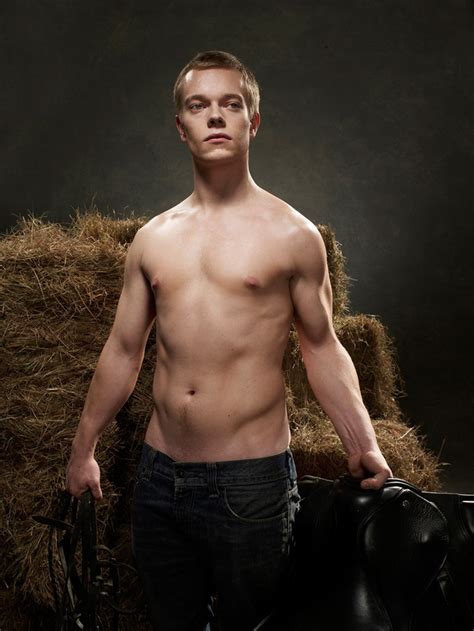 ALFIE ALLEN Nude